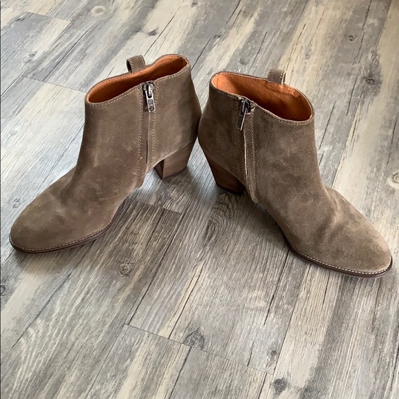 Madewell The Charley Boot - perfect for fall! ๐ - Picture 4 of 8